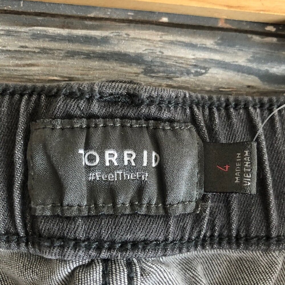 Torrid Crop Pull on Boyfriend Straight Gray/Black Stripe Jeans Plus size 4X NWT - Picture 10 of 12